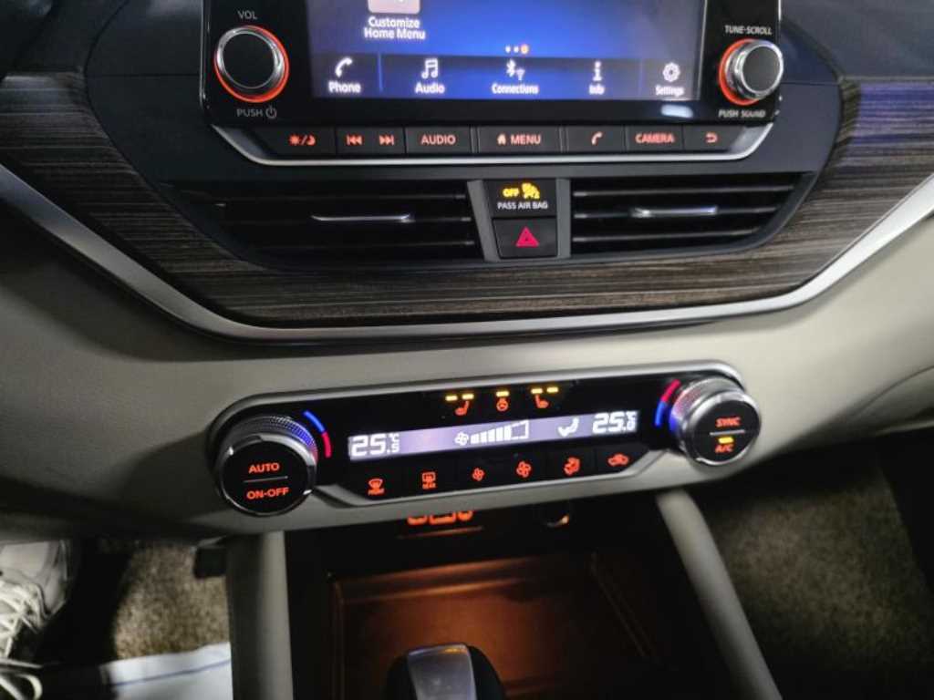 Nissan Altima - Vista 12