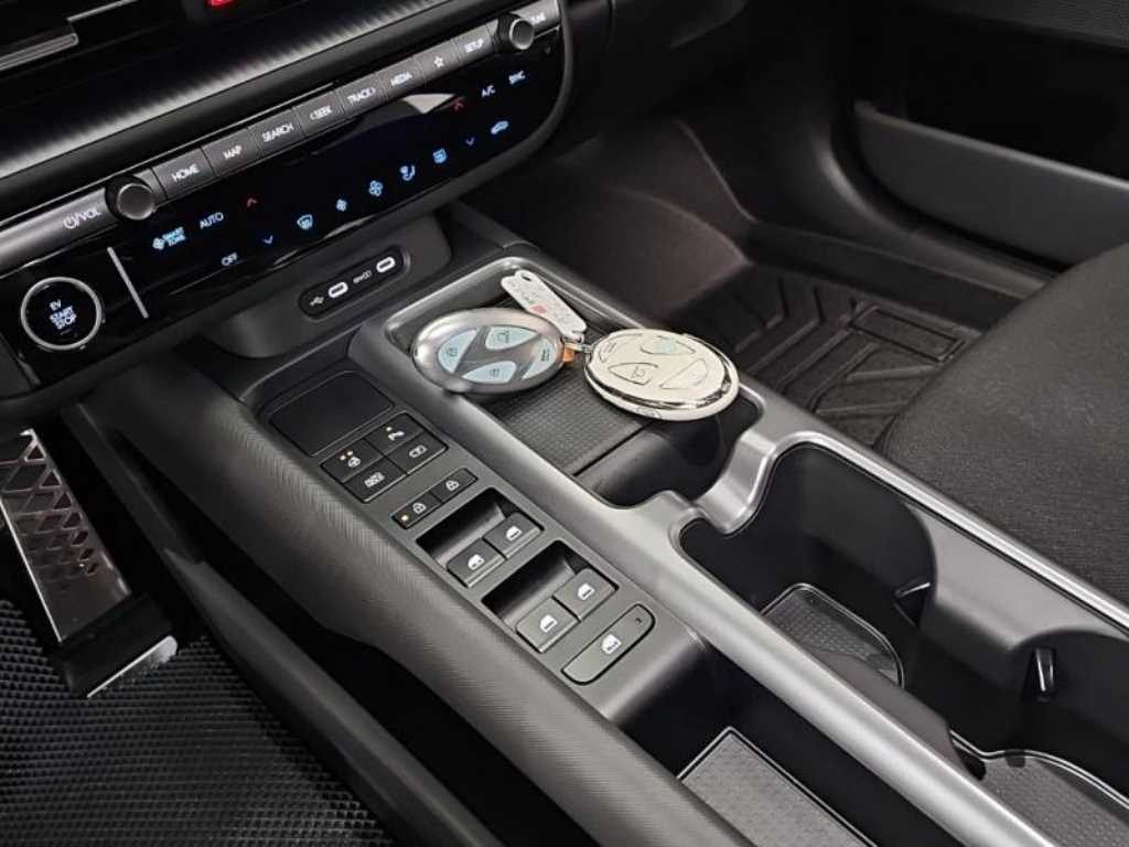 HYUNDAI Ioniq 6 - Vista 12