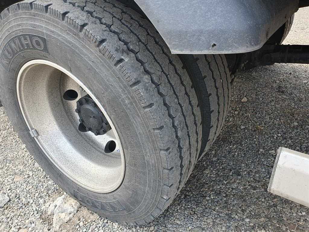 medium and large cargo truck - Vista 10