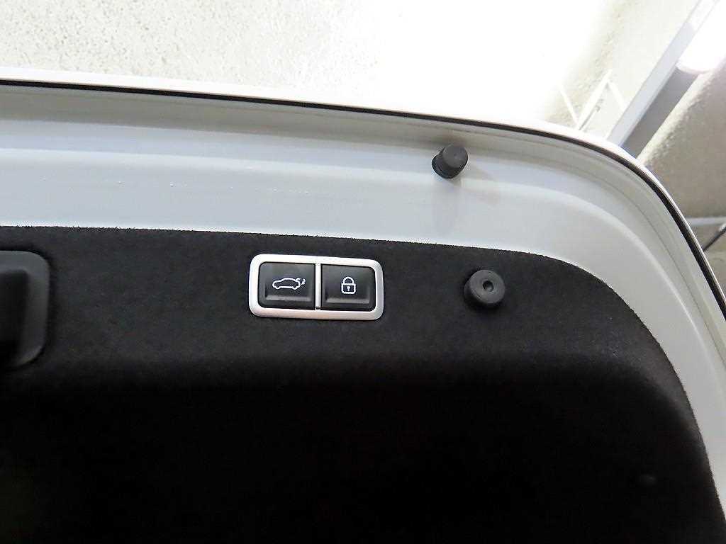 Genesis G70 2022 Blanco - Importación desde Corea - HF Imports Iquique - Foto 16