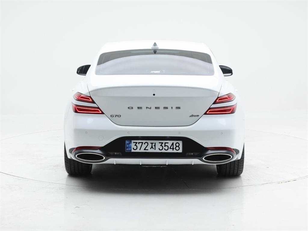Genesis G70 - Vista 5