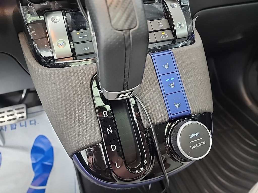 HYUNDAI Casper - Vista 8