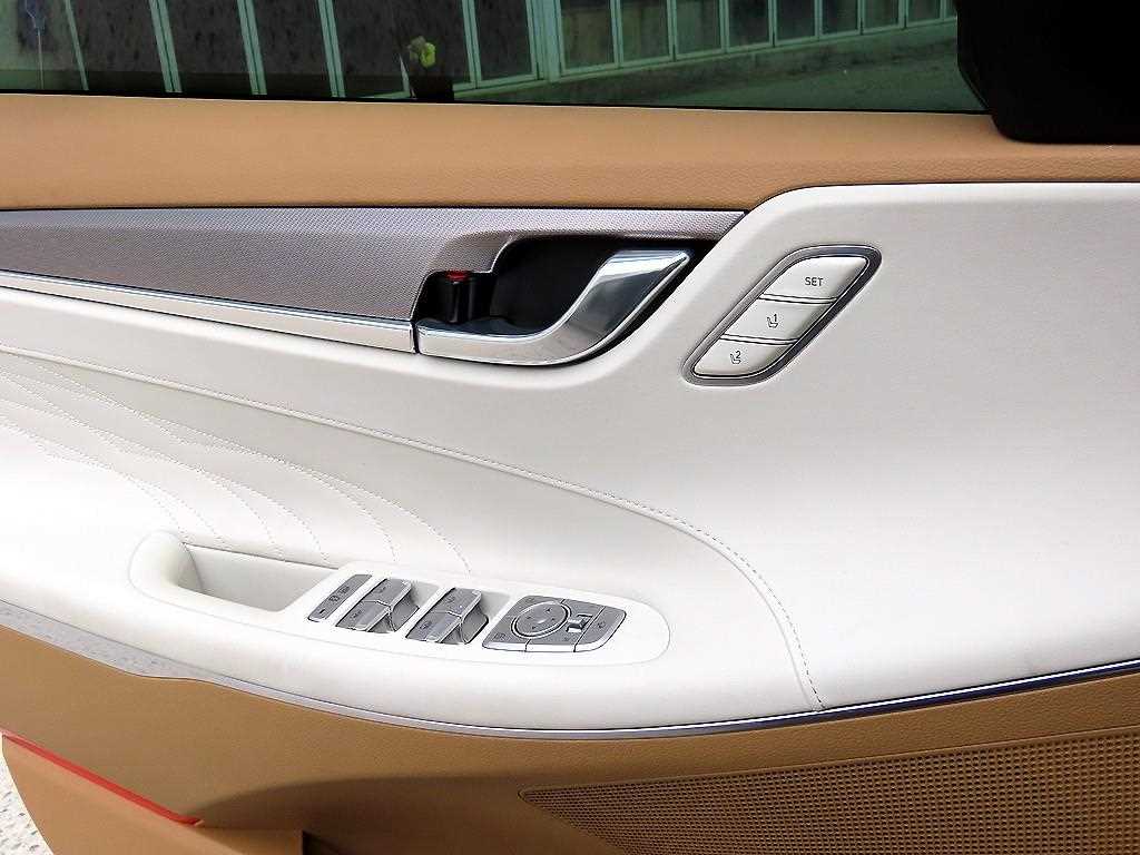 HYUNDAI Grandeur - Vista 11