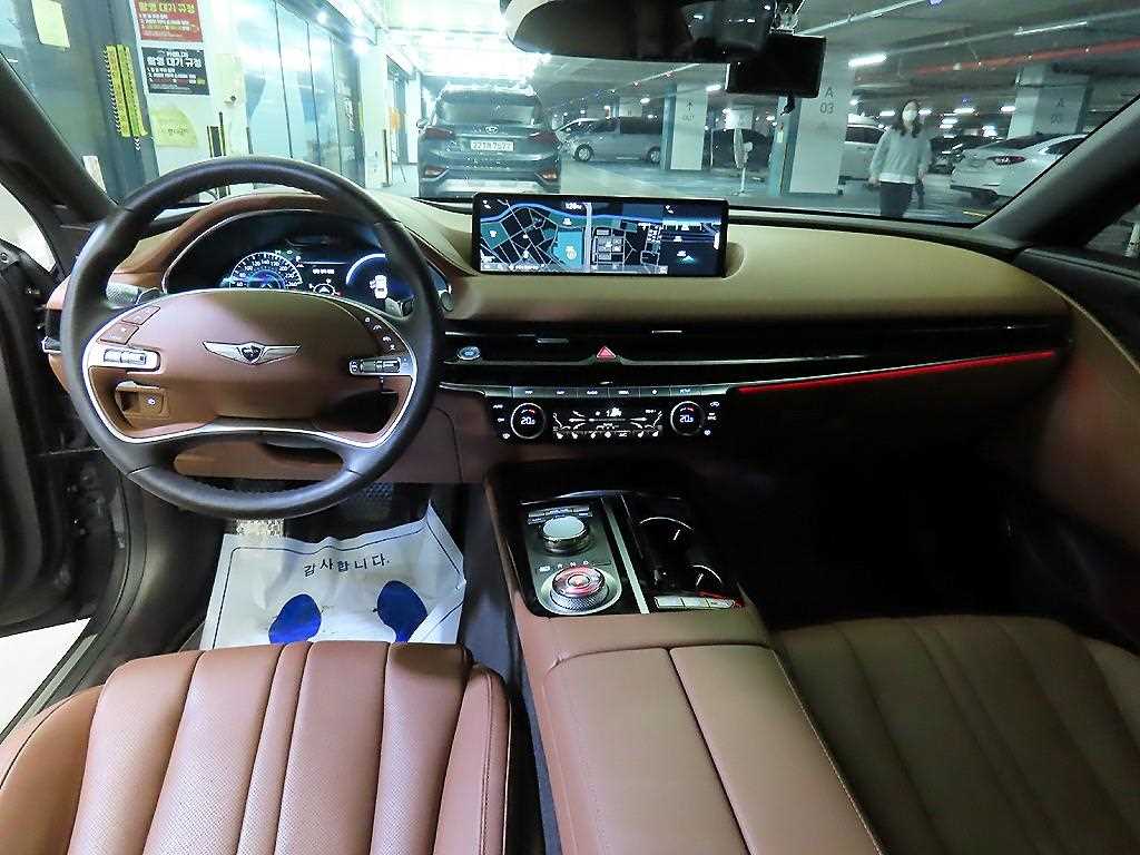 Genesis G80 - Vista 10