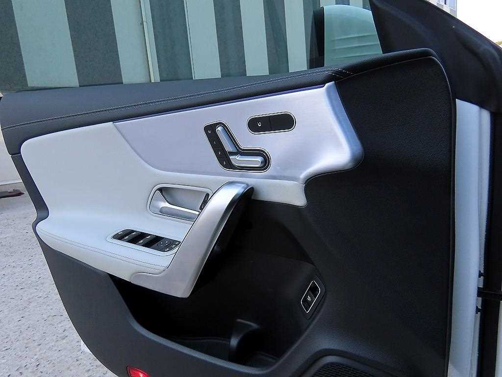 Mercedes Benz CLA Class - Vista 12