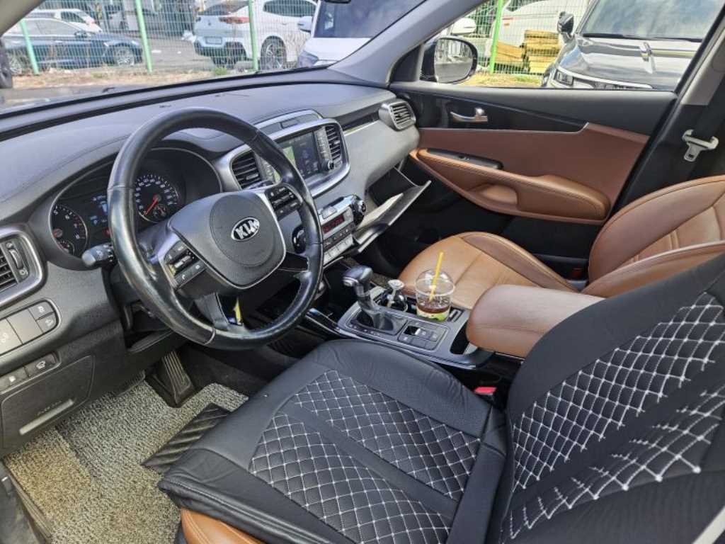 KIA Sorento - Vista 8