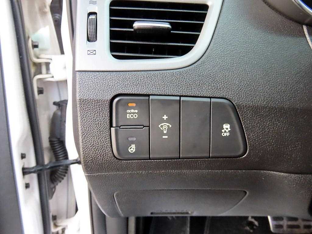 HYUNDAI Avante - Vista 12