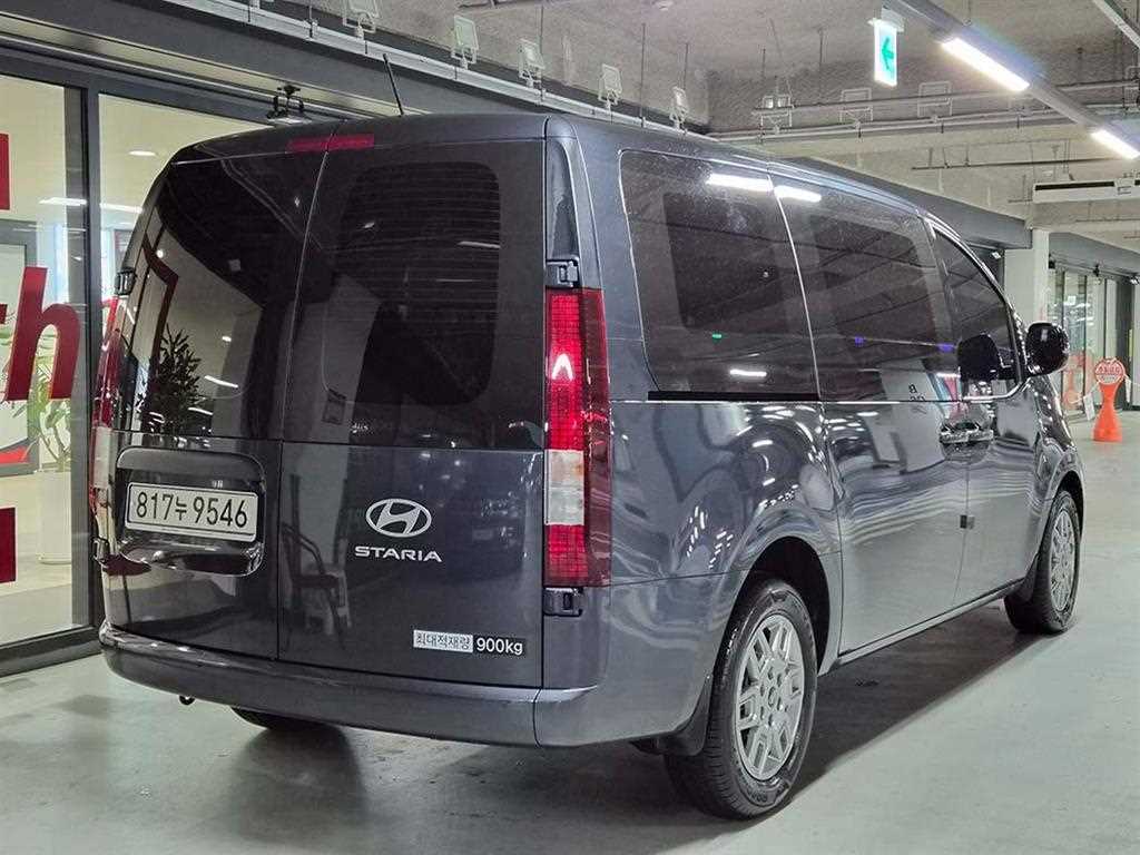 HYUNDAI Staria - Vista 4