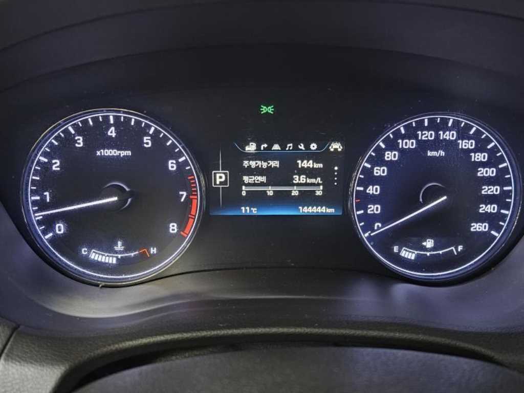 HYUNDAI Genesis - Vista 9