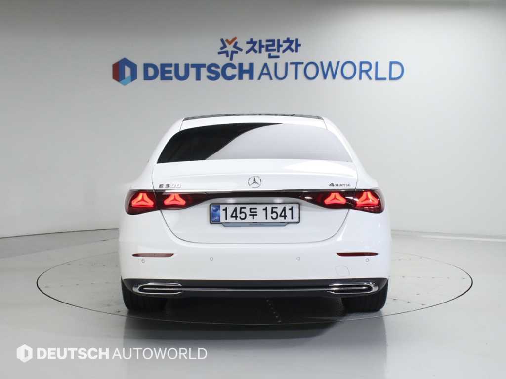 Mercedes Benz E class - Vista 4