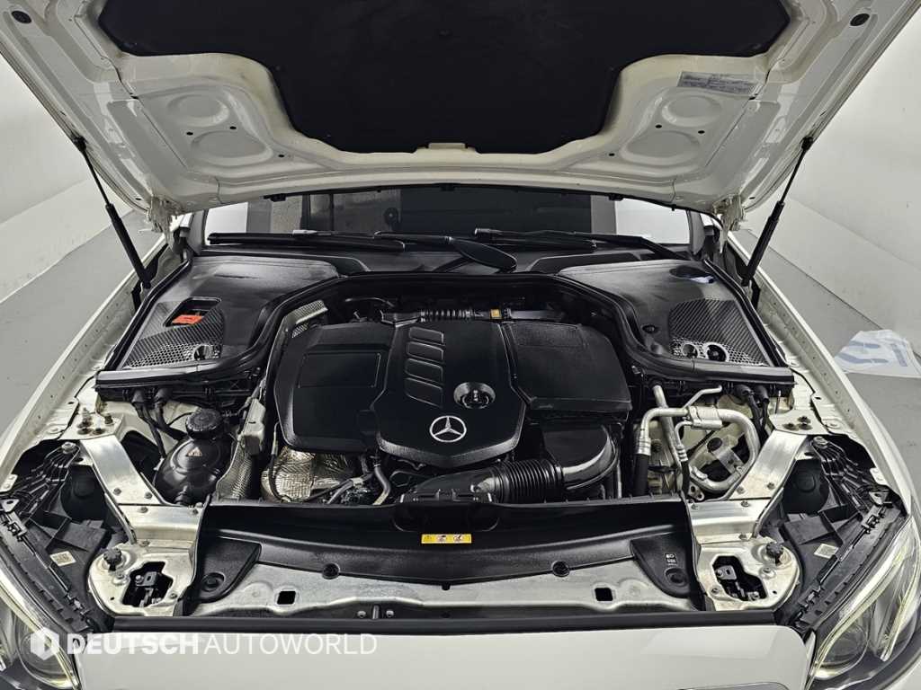 Mercedes Benz E class - Vista 6