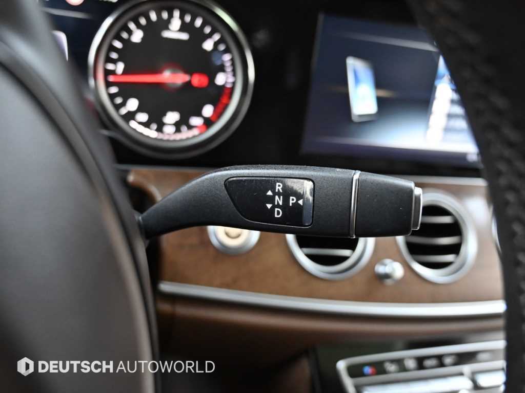 Mercedes Benz E class - Vista 9