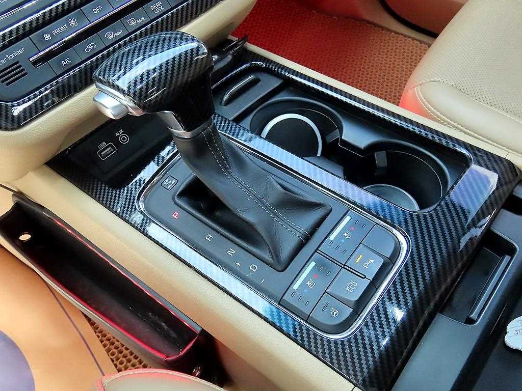 KIA Carnival - Vista 12