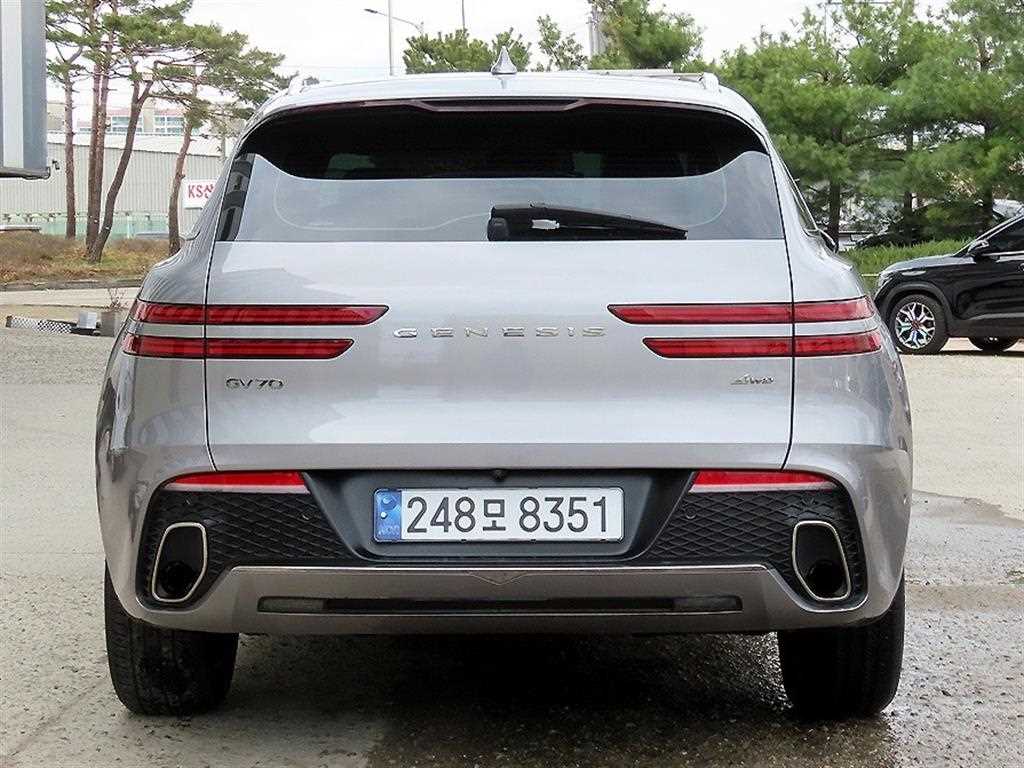 Genesis GV70 - Vista 4