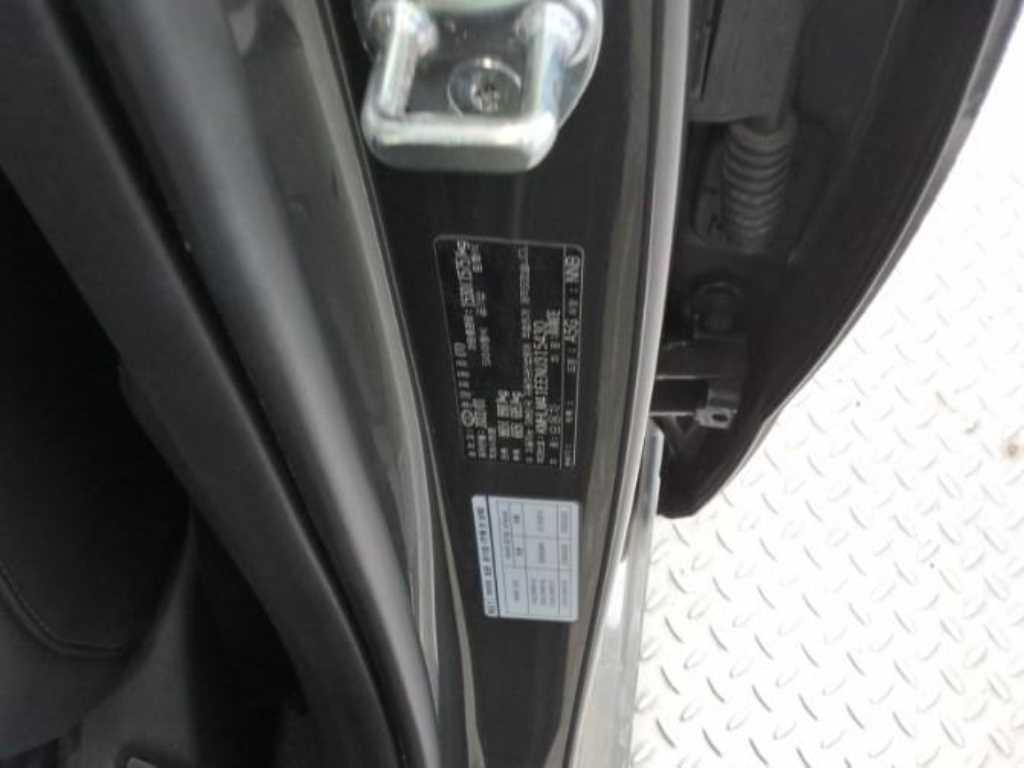 HYUNDAI Avante - Vista 9