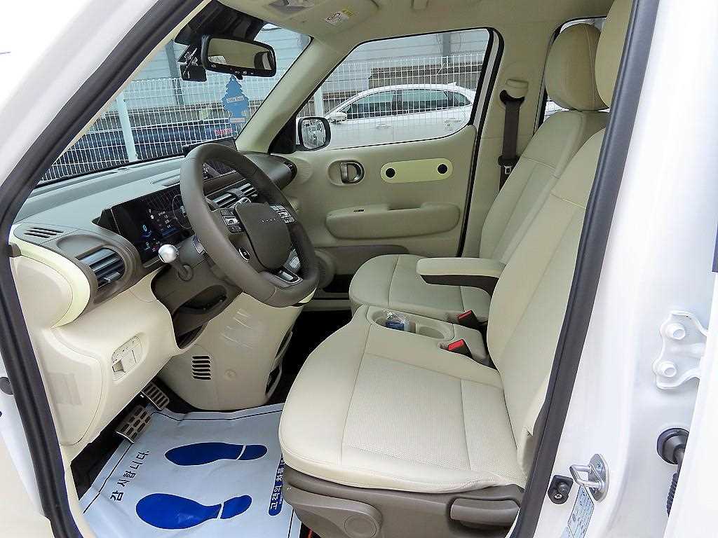 HYUNDAI Casper - Vista 5