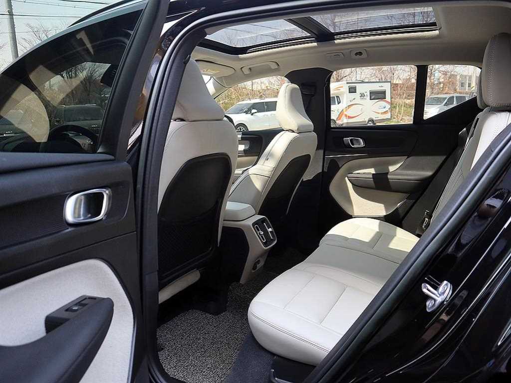 Volvo XC40 - Vista 7