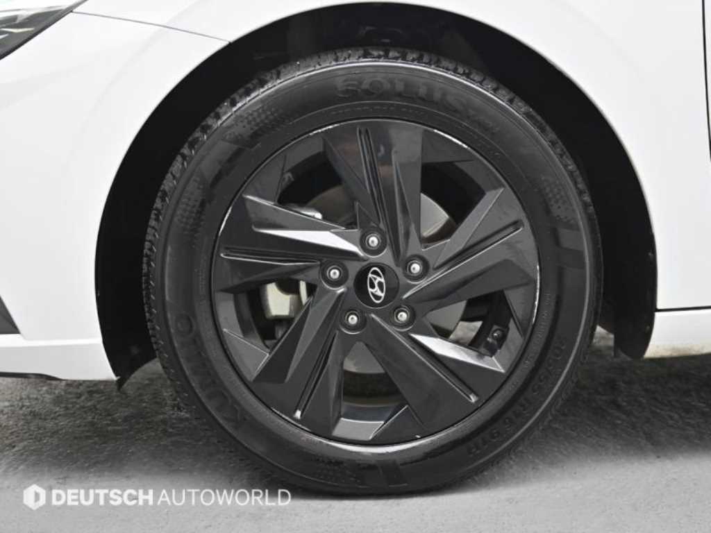 HYUNDAI Avante - Vista 5