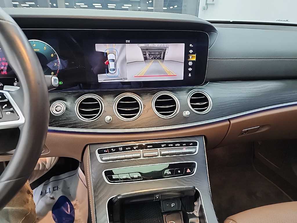 Mercedes Benz E class - Vista 10