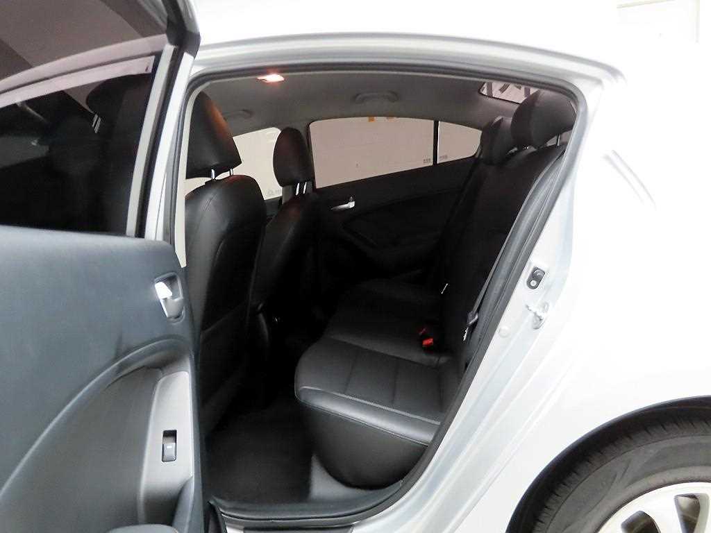 KIA K3 2015 Plateado - Importación desde Corea - HF Imports Iquique - Foto 14