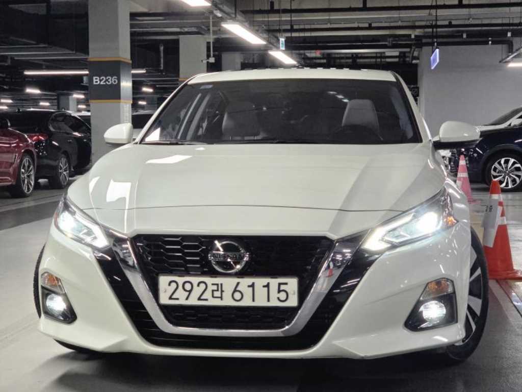 Nissan Altima - Vista 3