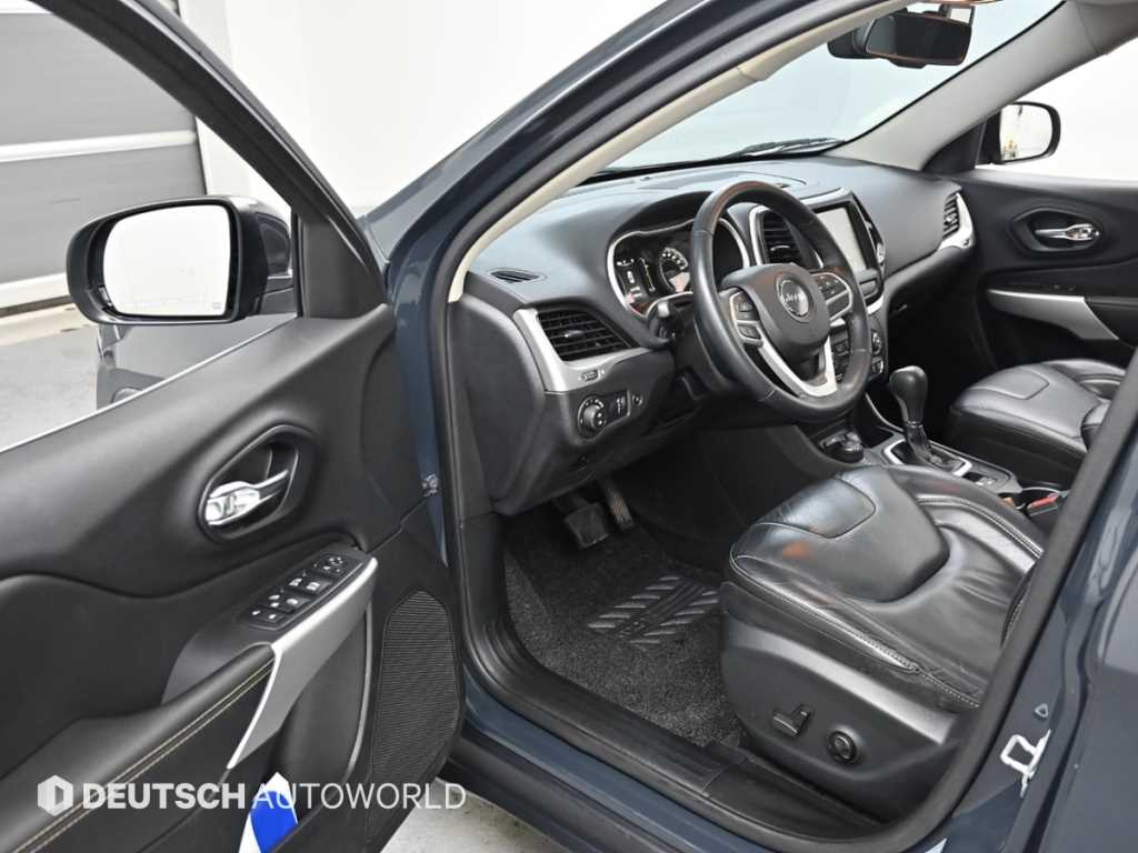 Jeep Cherokee - Vista 11