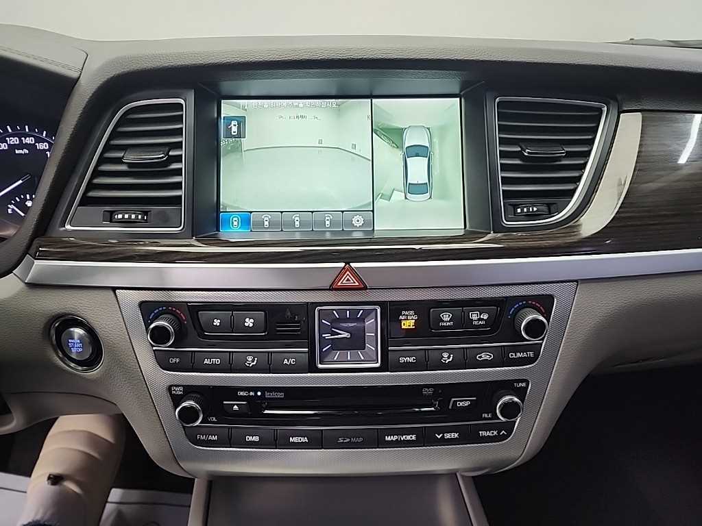 Genesis G80 - Vista 10