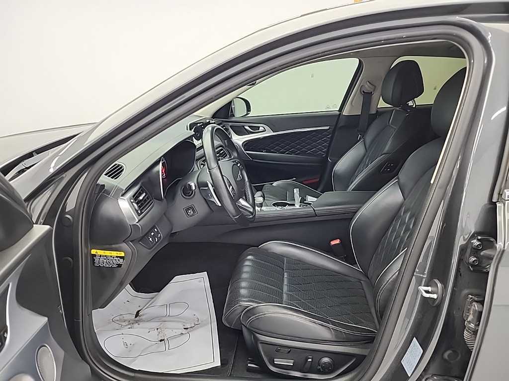 Genesis G70 - Vista 11