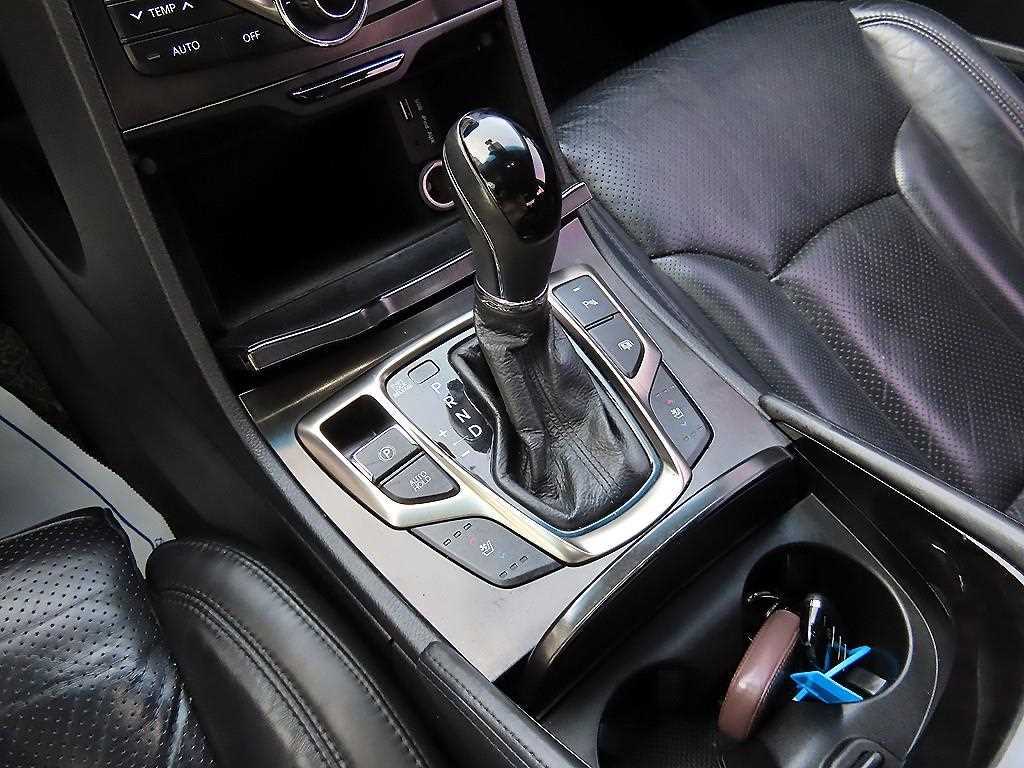 HYUNDAI Grandeur - Vista 10