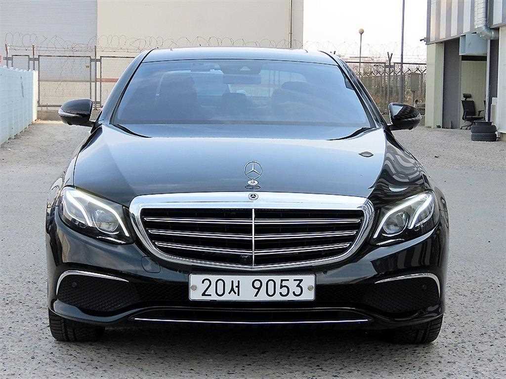 Mercedes Benz E class 2018 Negro - Importación desde Corea - HF Imports Iquique - Foto 1