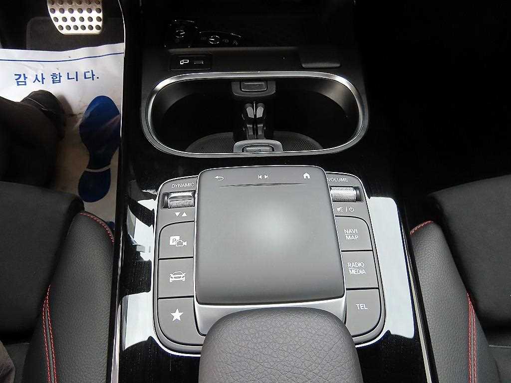 Mercedes Benz CLA Class 2021 Negro - Importación desde Corea - HF Imports Iquique - Foto 13