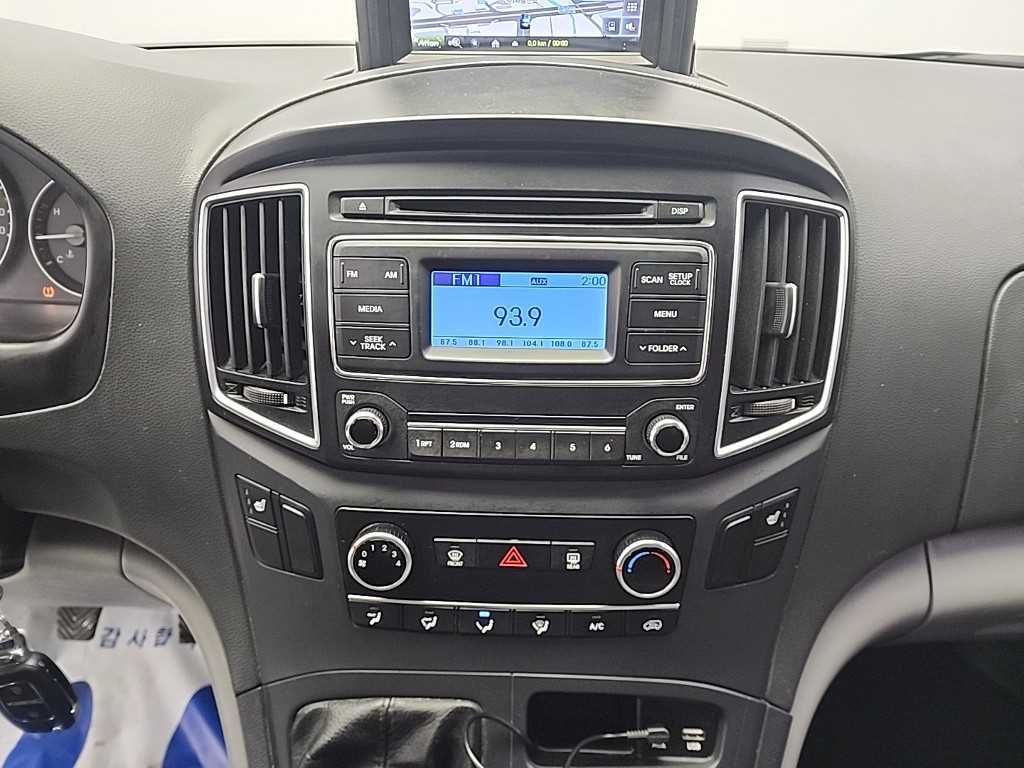 HYUNDAI Starex 2018 Gris - Importación desde Corea - HF Imports Iquique - Foto 13