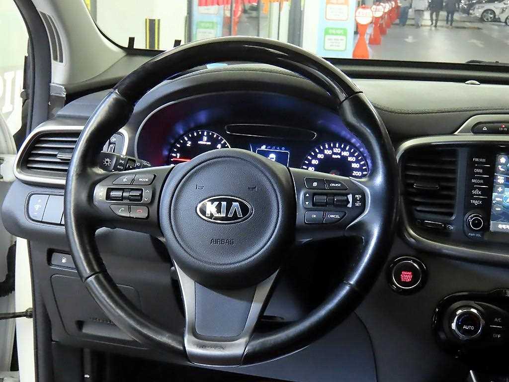 KIA Sorento - Vista 8