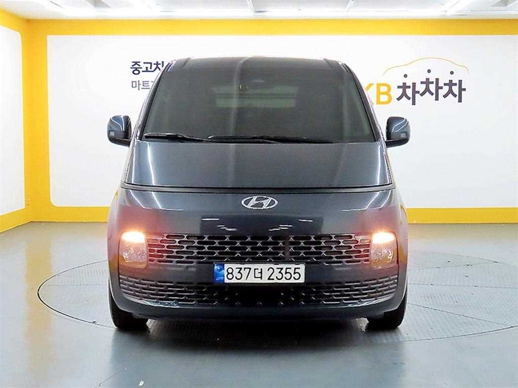 HYUNDAI Staria - Vista 2