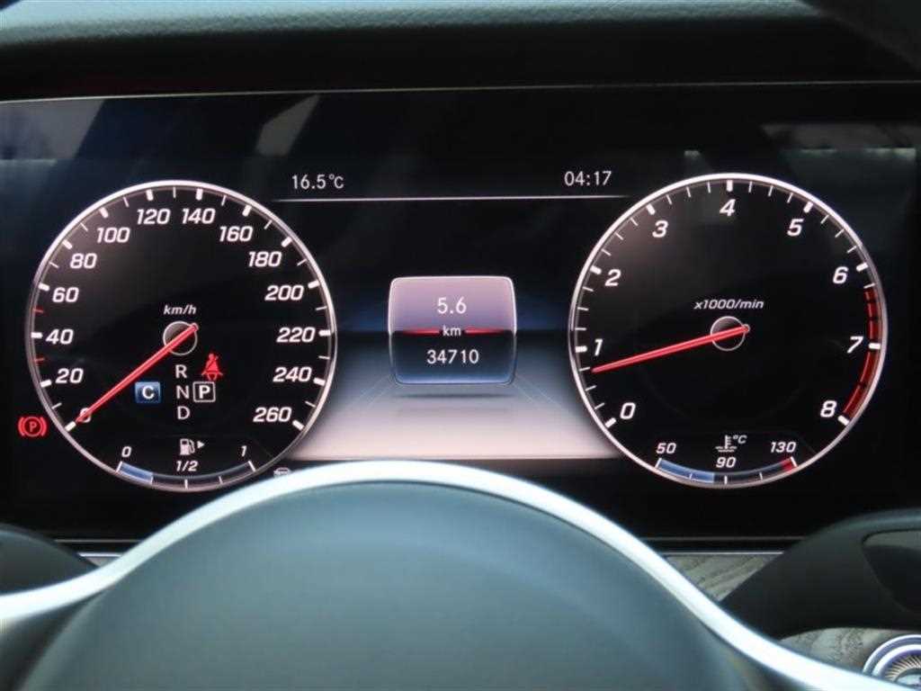 Mercedes Benz E class - Vista 5