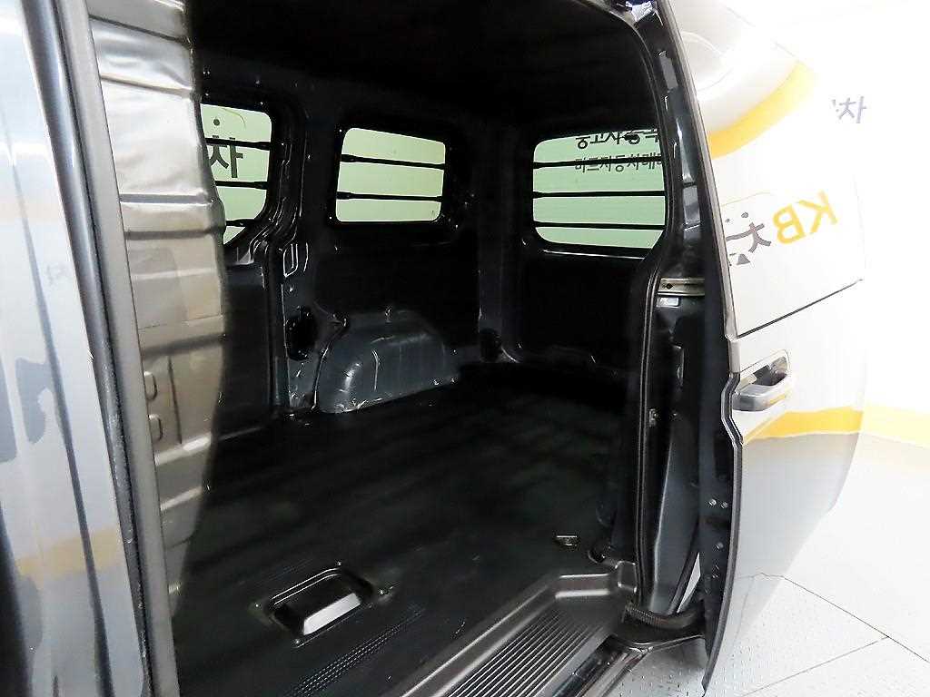 HYUNDAI Staria - Vista 6