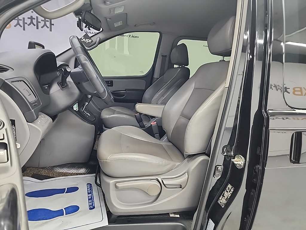 HYUNDAI Starex - Vista 11