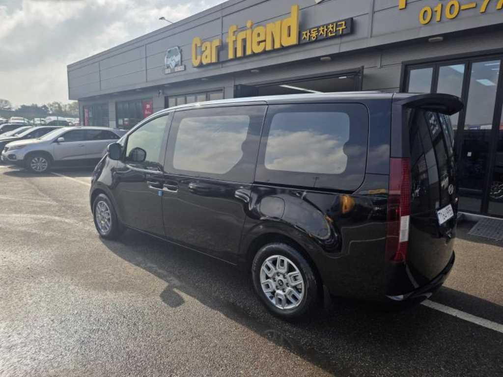 HYUNDAI Staria - Vista 6