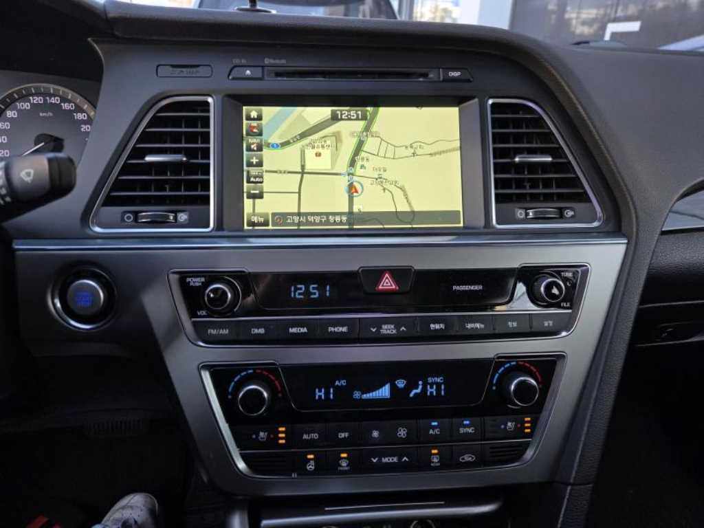 HYUNDAI Sonata - Vista 6