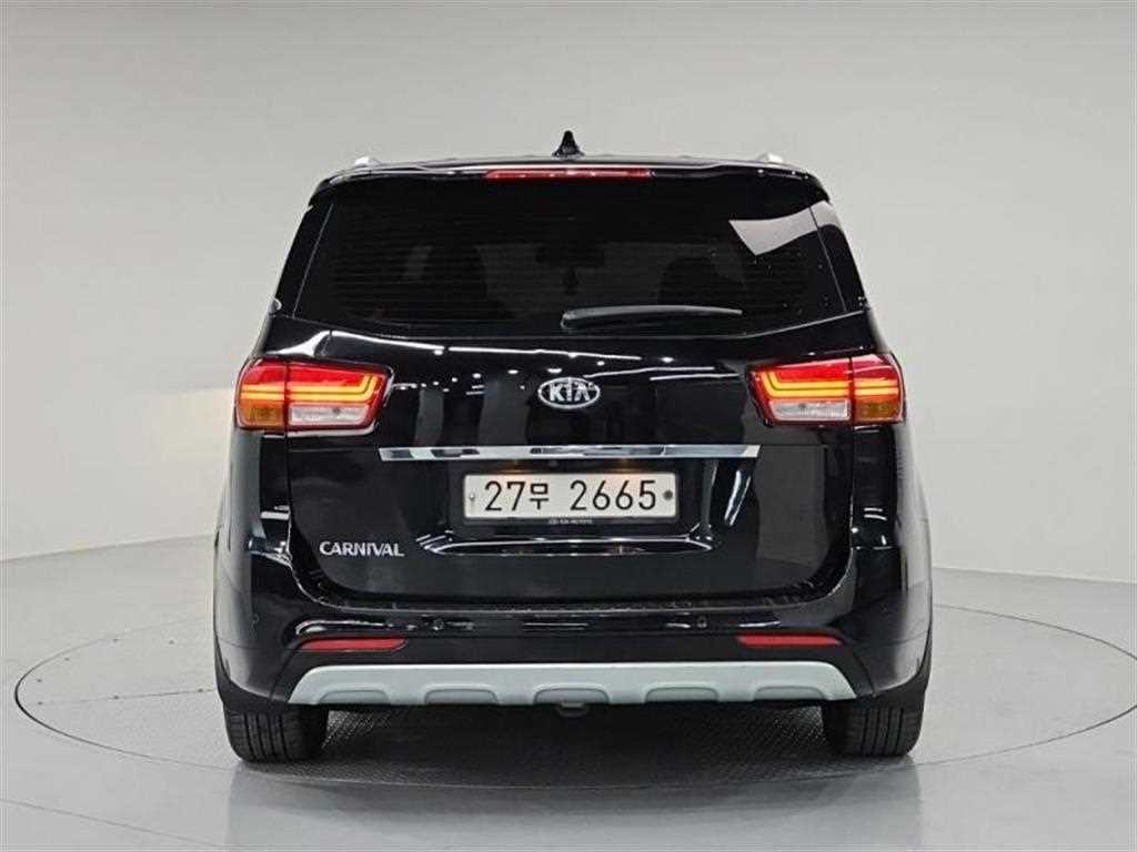 KIA Carnival - Vista 3