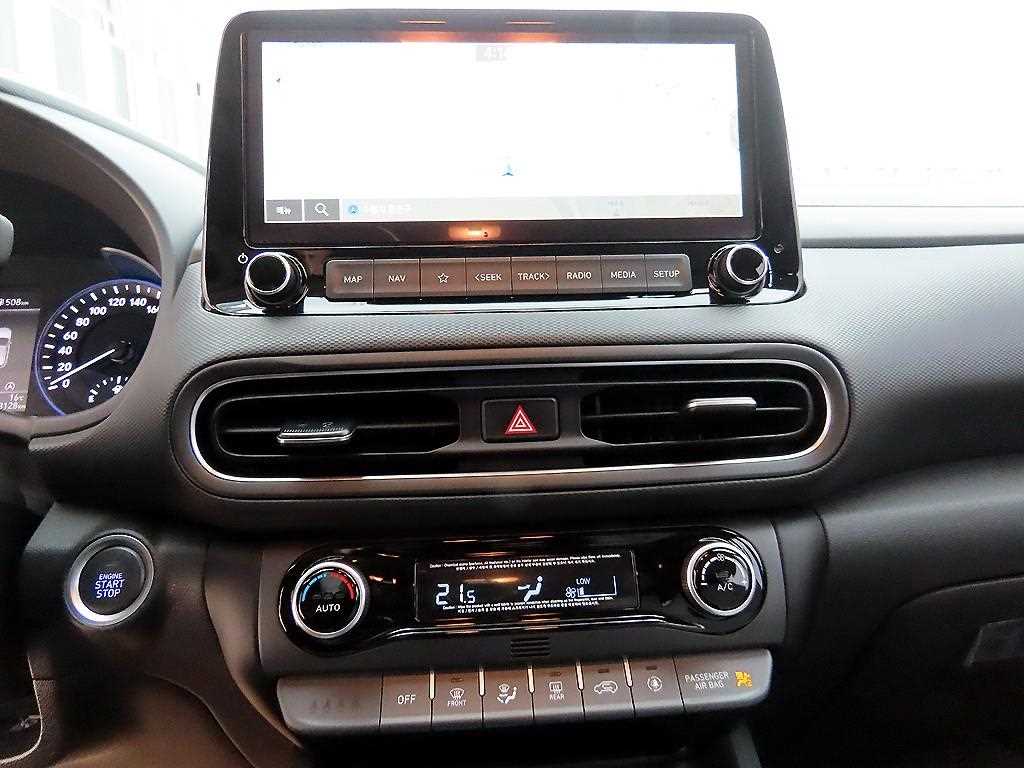 HYUNDAI Kona - Vista 12