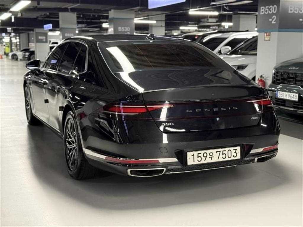 Genesis G90 - Vista 4