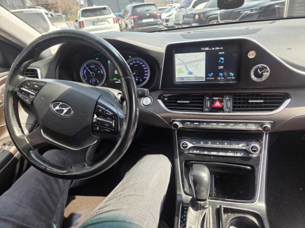 HYUNDAI Grandeur - Vista 8