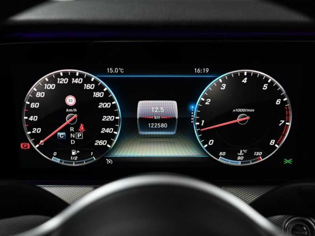 Mercedes Benz E class - Vista 8