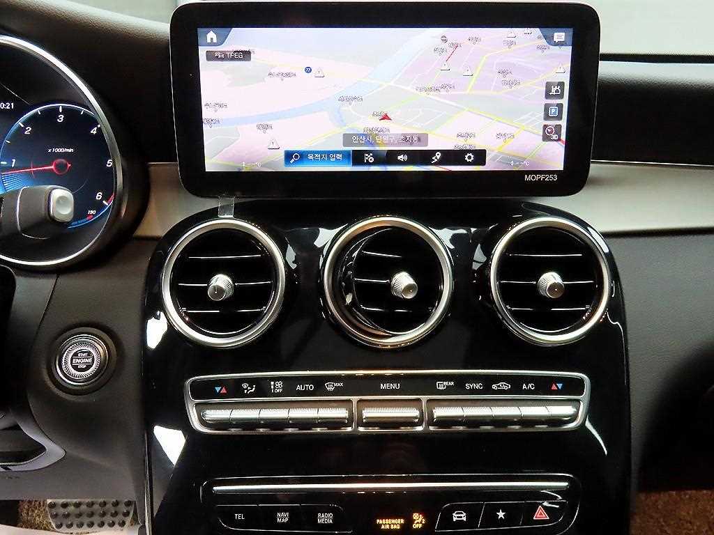 Mercedes Benz GLC Class - Vista 12