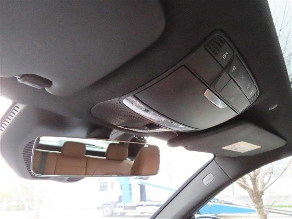 Mercedes Benz GLC Class - Vista 11