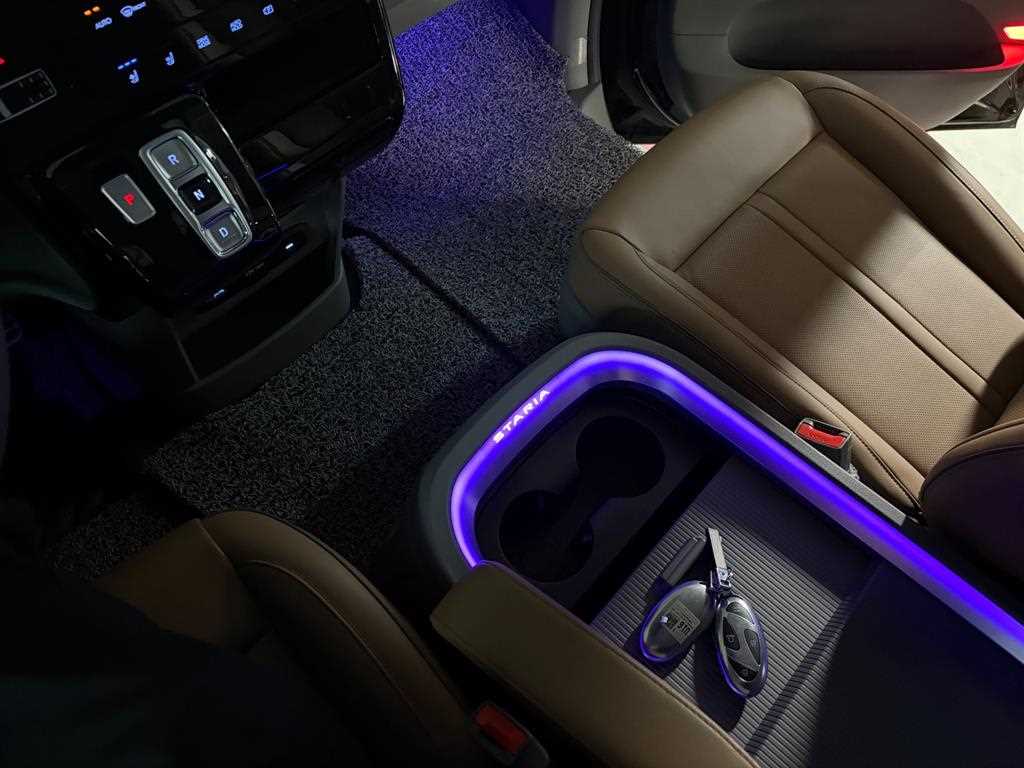 HYUNDAI Staria - Vista 12