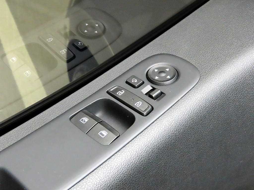 HYUNDAI Staria - Vista 11