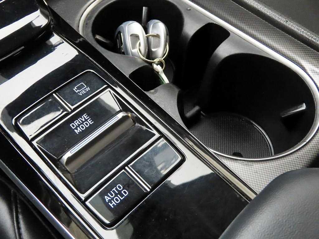 HYUNDAI Sonata - Vista 12