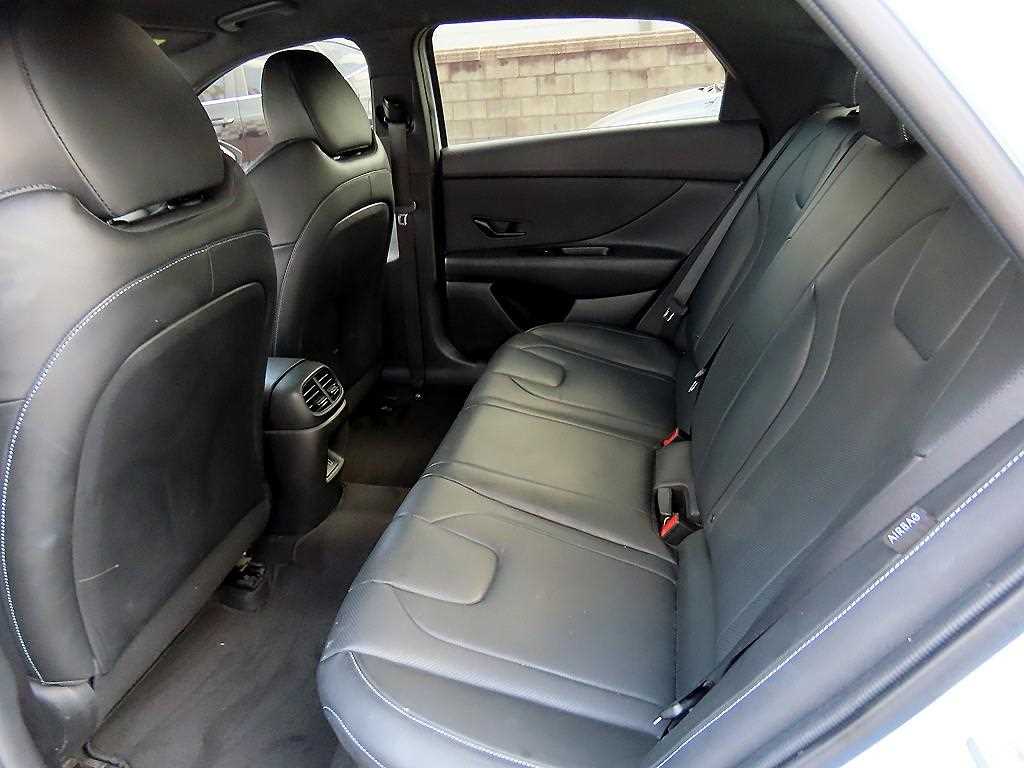 HYUNDAI Avante - Vista 6